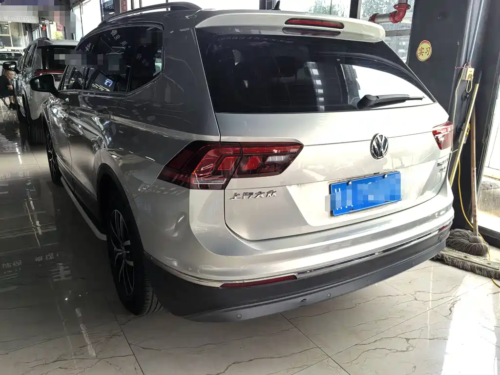 Volkswagen Tiguan L 2017 — фото 4