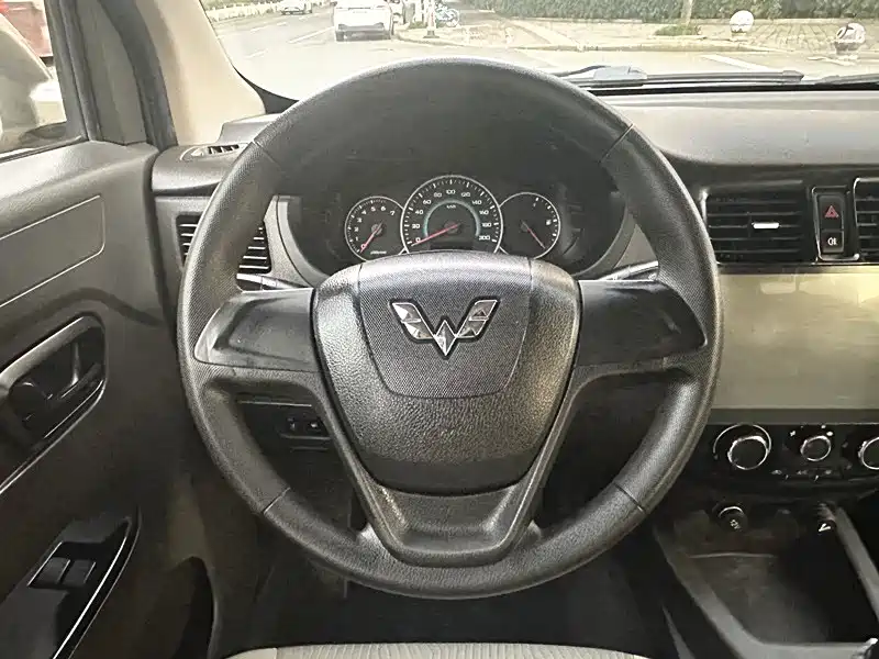 Wuling Rongguang V 2017 — фото 11