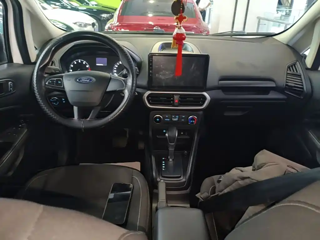 Ford EcoSport 2018 — фото 10