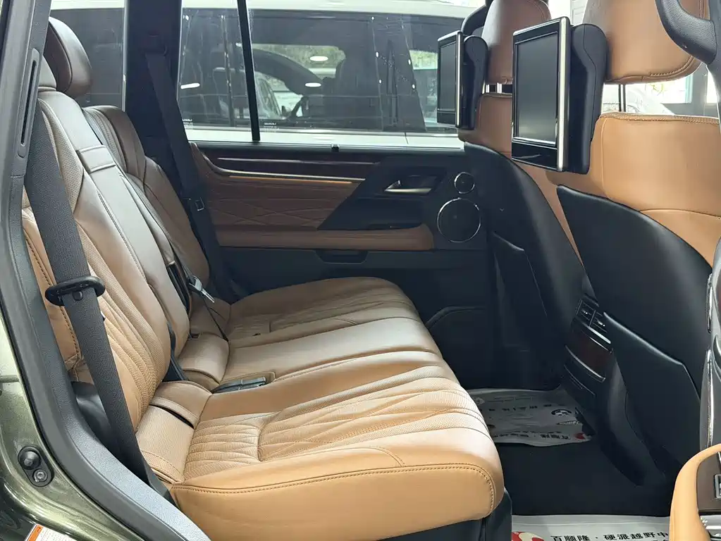 Lexus LX 2023 — фото 12