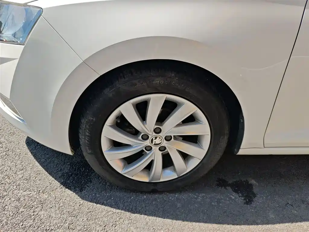 Skoda Rapid 2019 — фото 23
