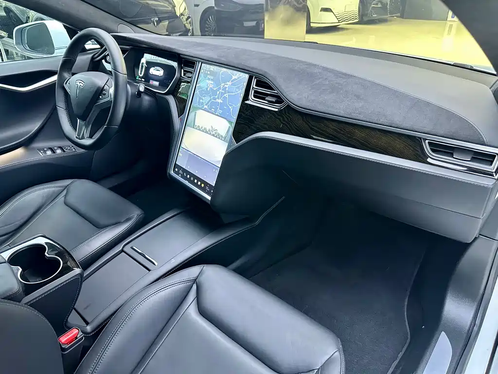Tesla Model S 2016 — фото 11
