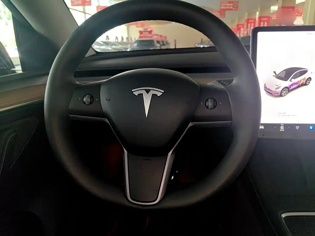 Tesla Model Y 2022 — фото 11