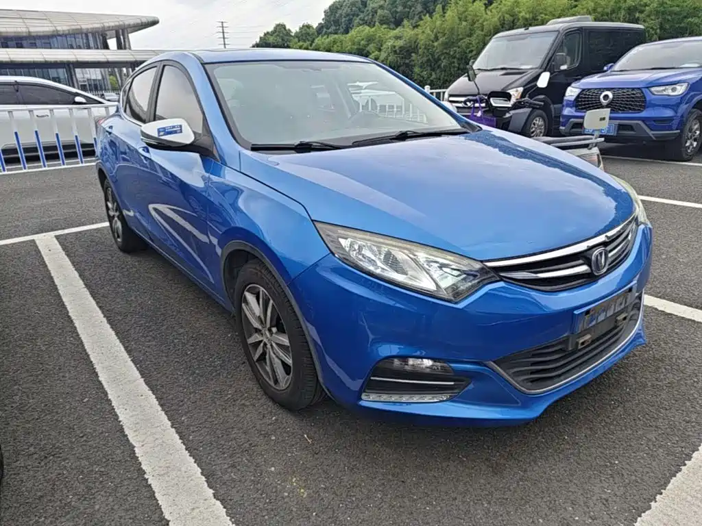 Changan Eado XT 2018 — фото 4