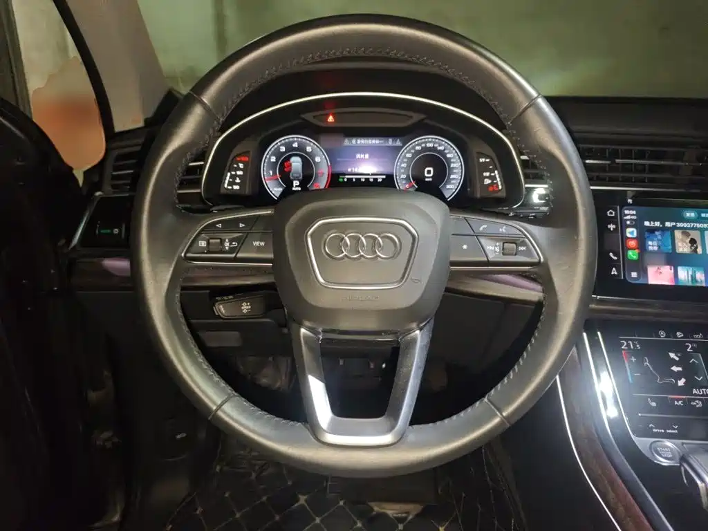 Audi Q7 2020 — фото 11