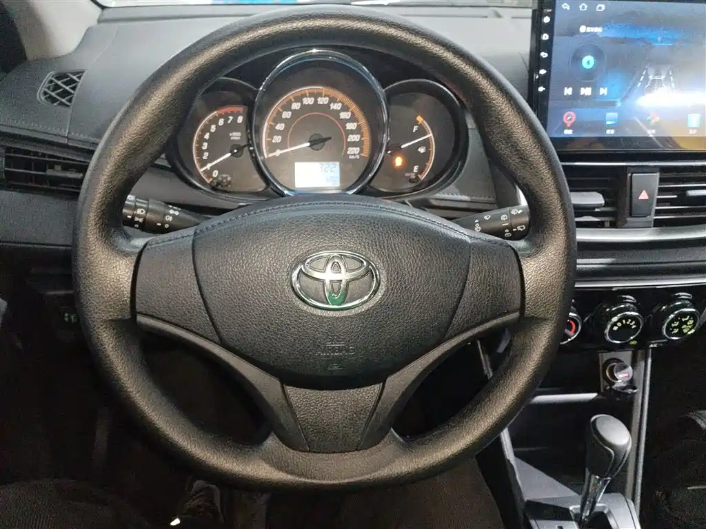 Toyota Yaris L 2021 — фото 7