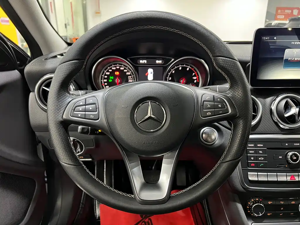 Mercedes-Benz GLA 2018 — фото 8