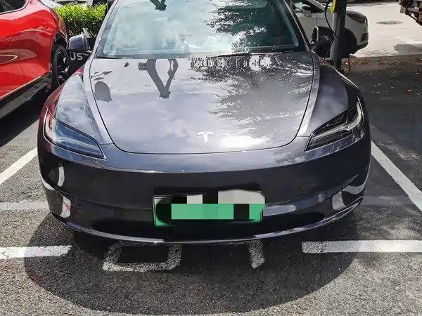 Tesla Model 3 2024