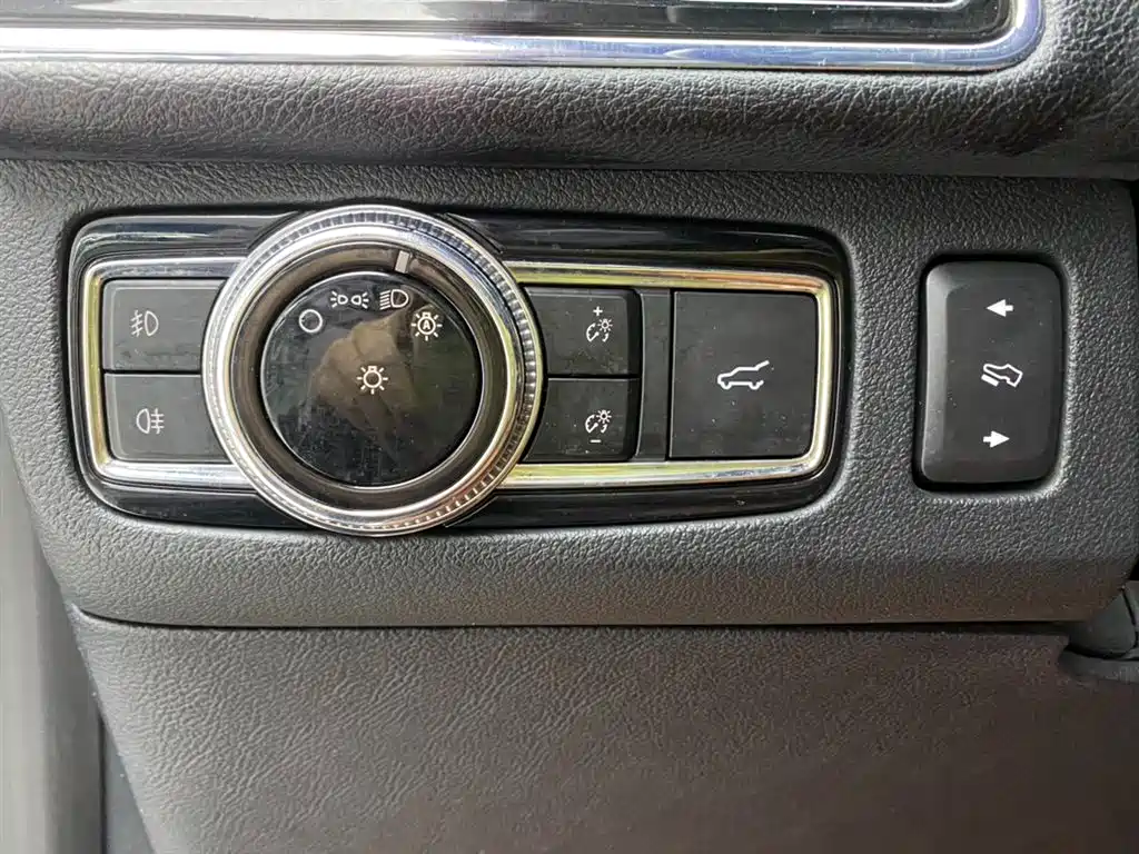 Lincoln Navigator 2021 — фото 23