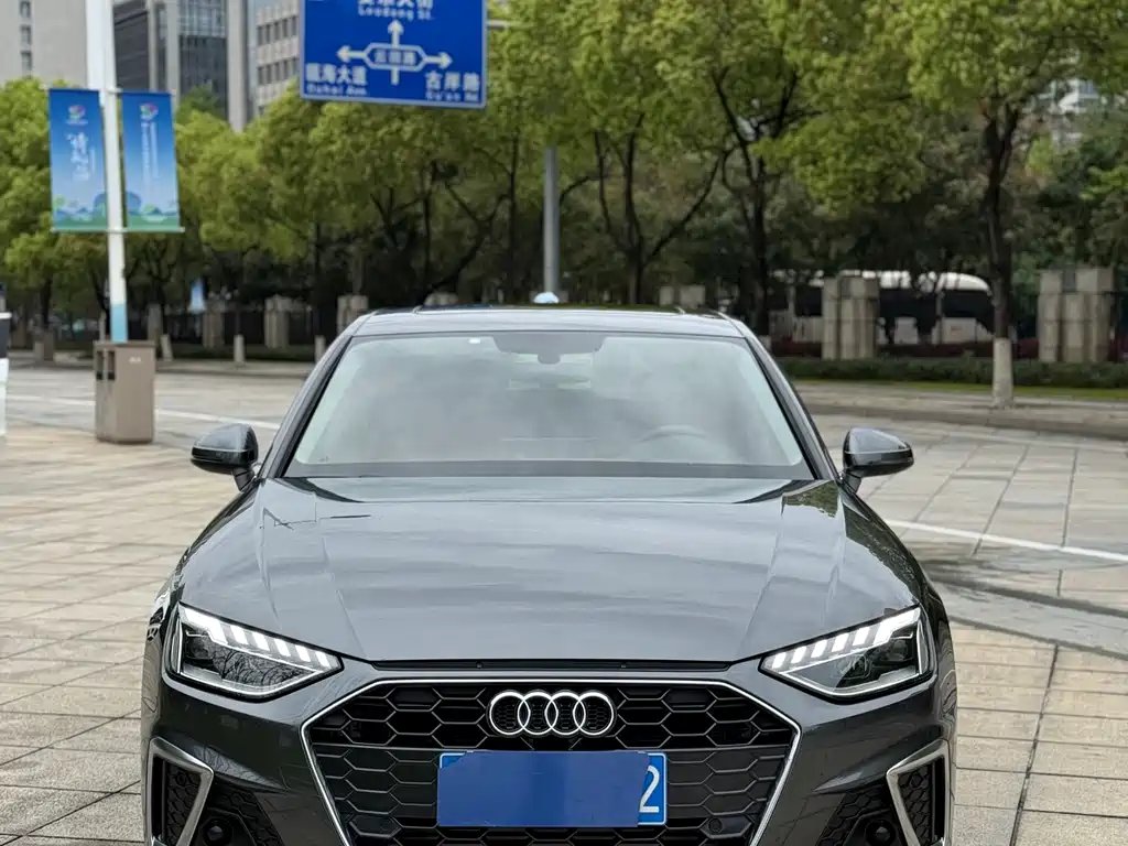 Audi A4L 2022 — фото 2