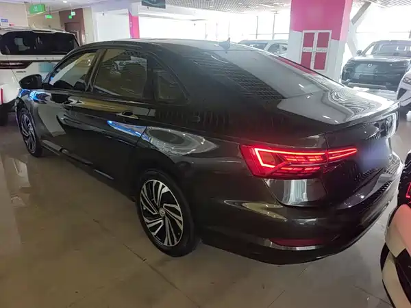Volkswagen Sagitar 2022