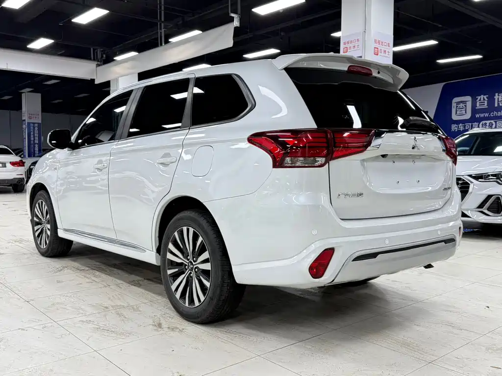 Mitsubishi Outlander 2021