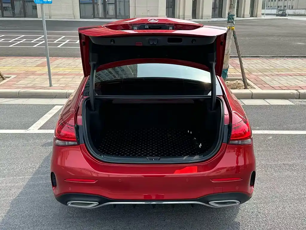 Mercedes-Benz A-Class 2019 — фото 14