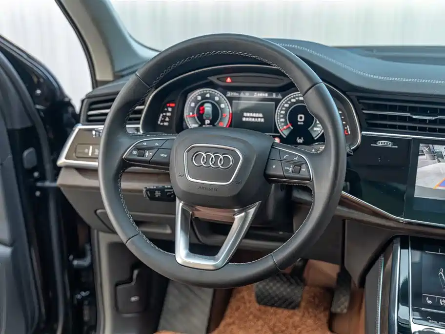 Audi Q7 2025 — фото 21