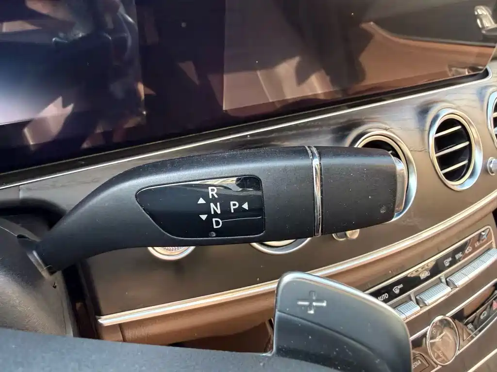 Mercedes-Benz E-Class 2020 — фото 11