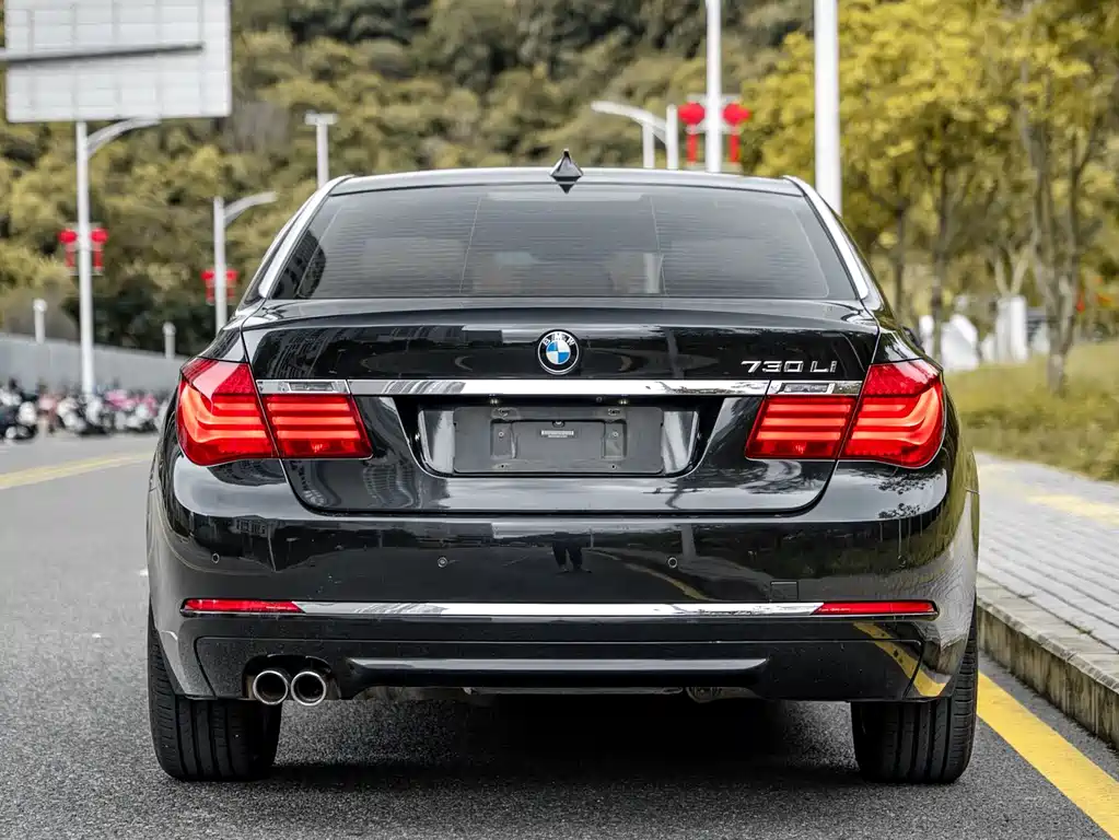 BMW 7 Series 2014 — фото 15