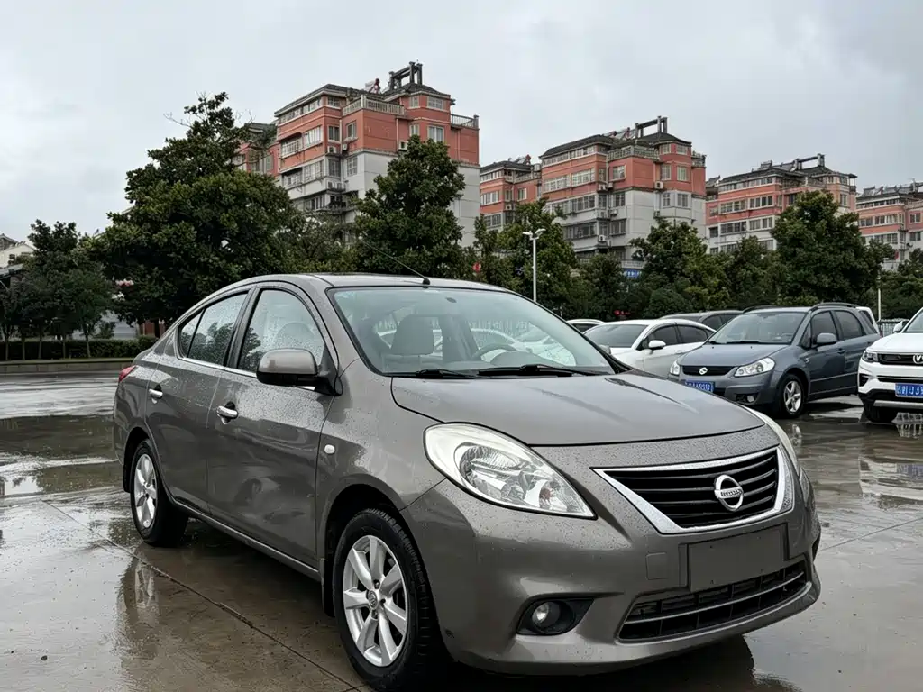 Nissan Sunny 2011