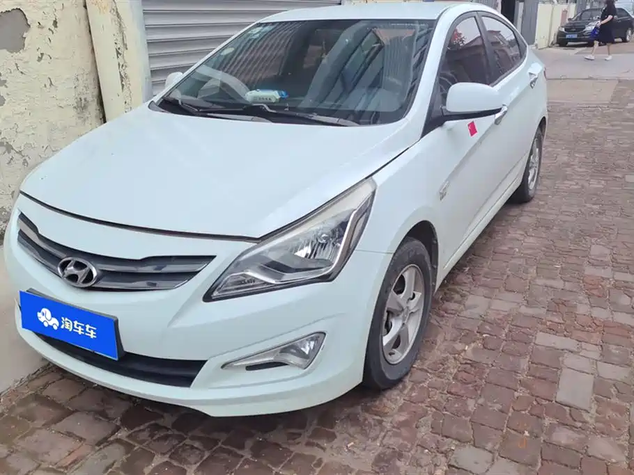 Hyundai Verna 2016