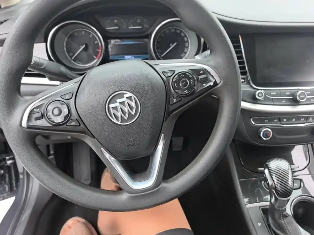 Buick Verano 2017 — фото 11