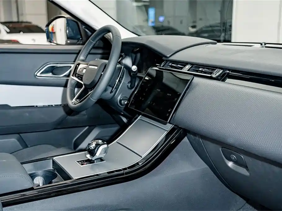 Land Rover Velar 2024 — фото 17