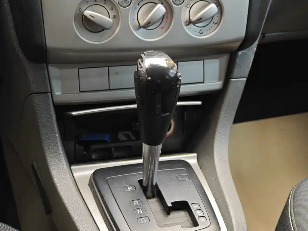 Ford Focus 2014 — фото 18