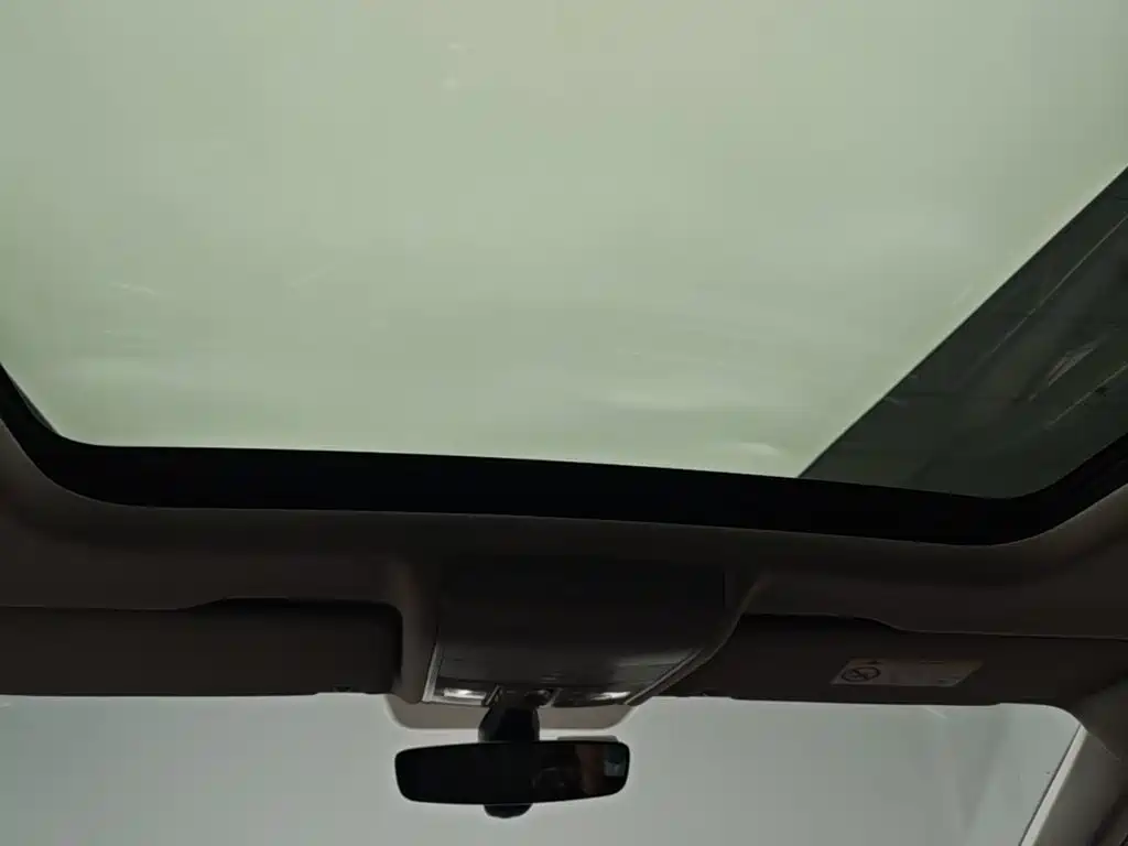 Volkswagen Tiguan L 2023 — фото 18