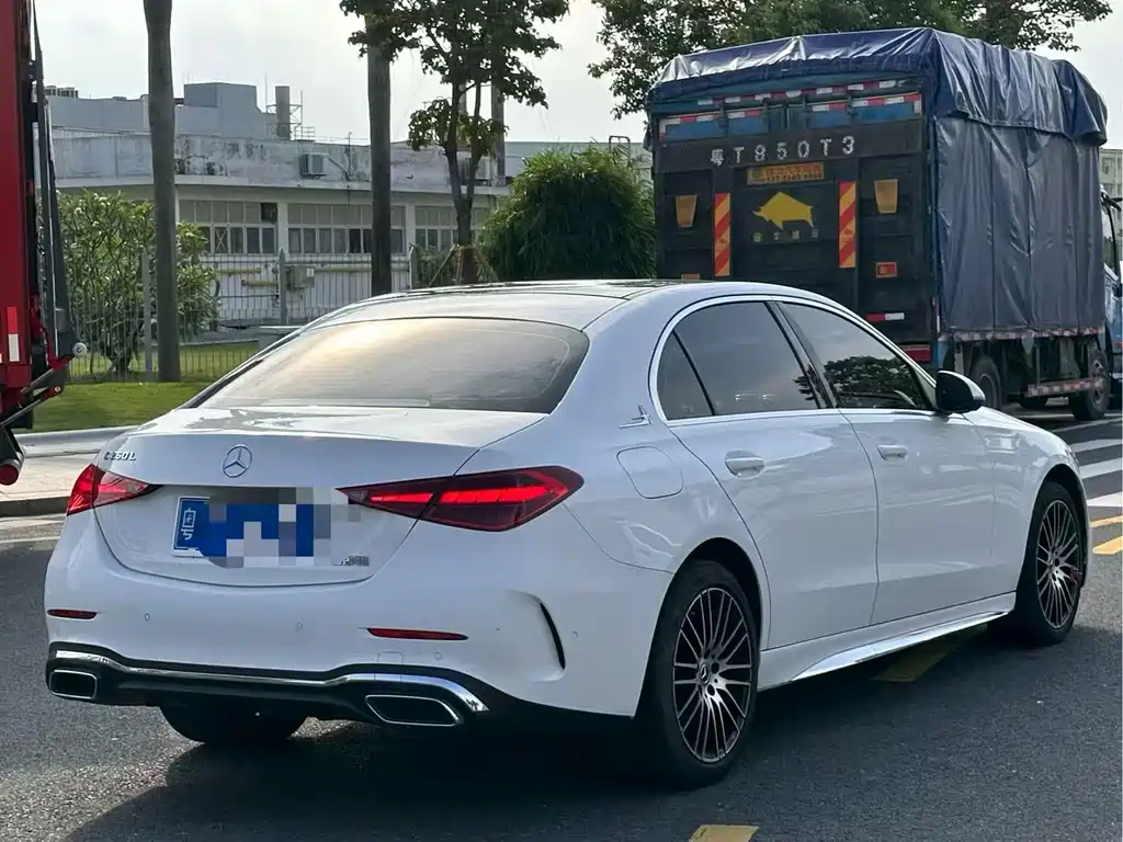Mercedes-Benz C-Class 2023 — фото 6