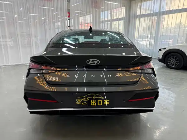 Hyundai Elantra 2023