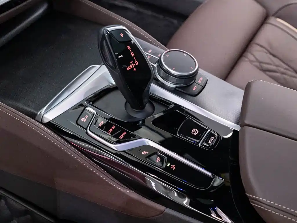 BMW 6 Series GT 2021 — фото 11