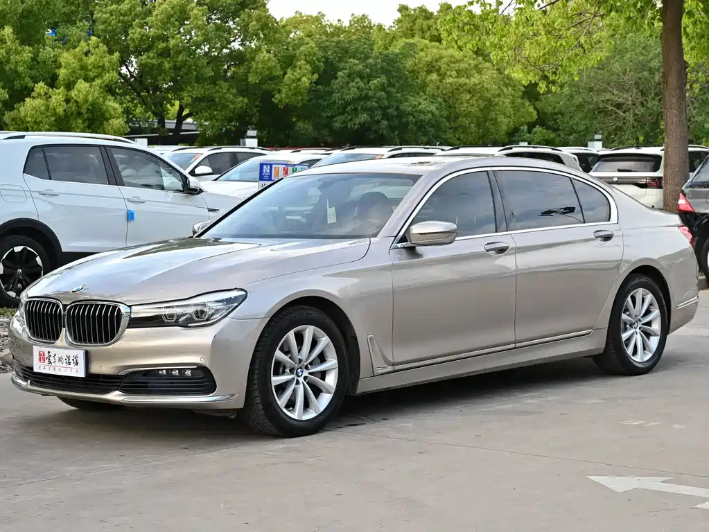 BMW 7 Series 2017 — фото 2