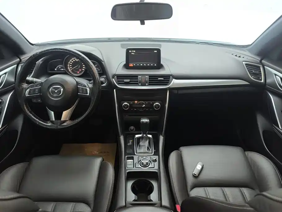 Mazda CX-4 2016 — фото 12