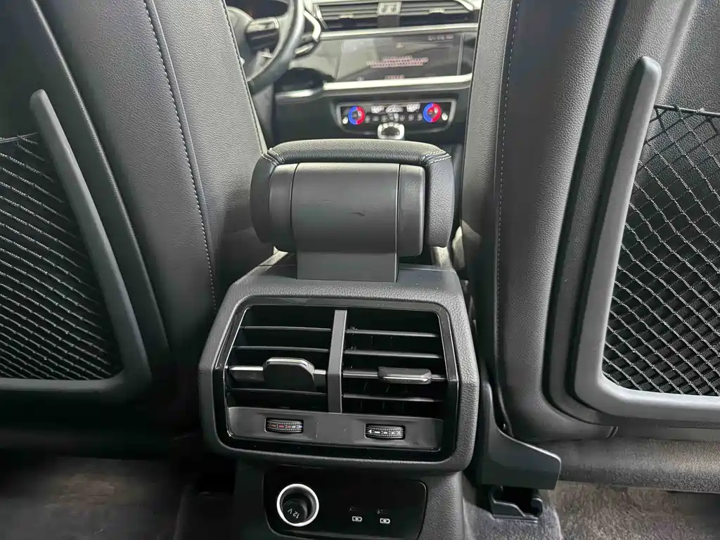 Audi Q3 2023 — фото 12