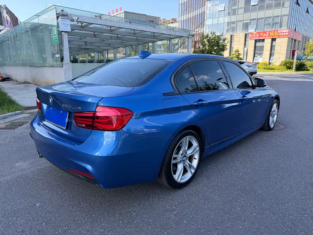 BMW 3 Series 2018 — фото 6