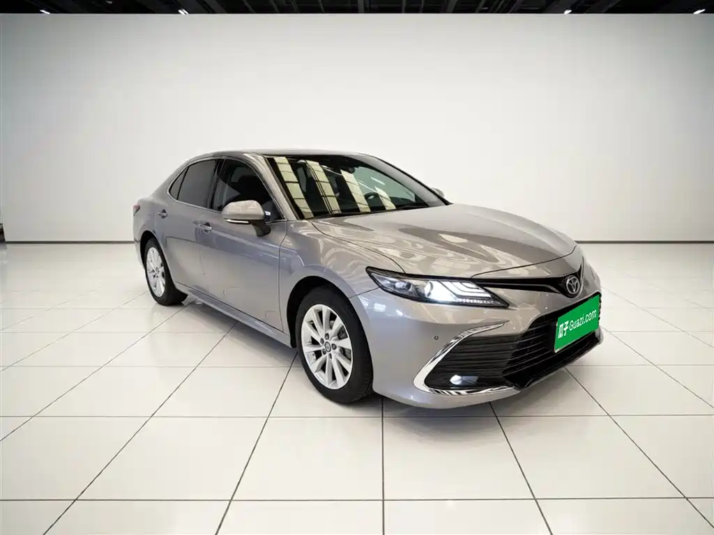 Toyota Camry 2022 — фото 4