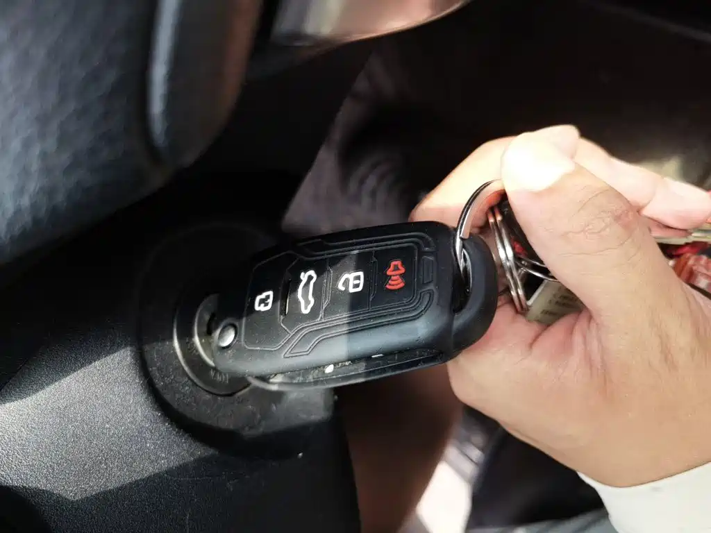 Toyota Yaris L 2019 — фото 12