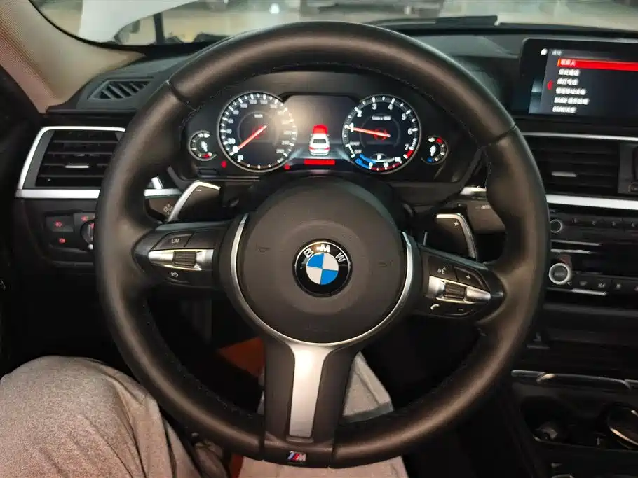 BMW 3 Series 2018 — фото 15