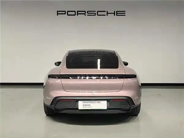 Porsche Taycan 2022
