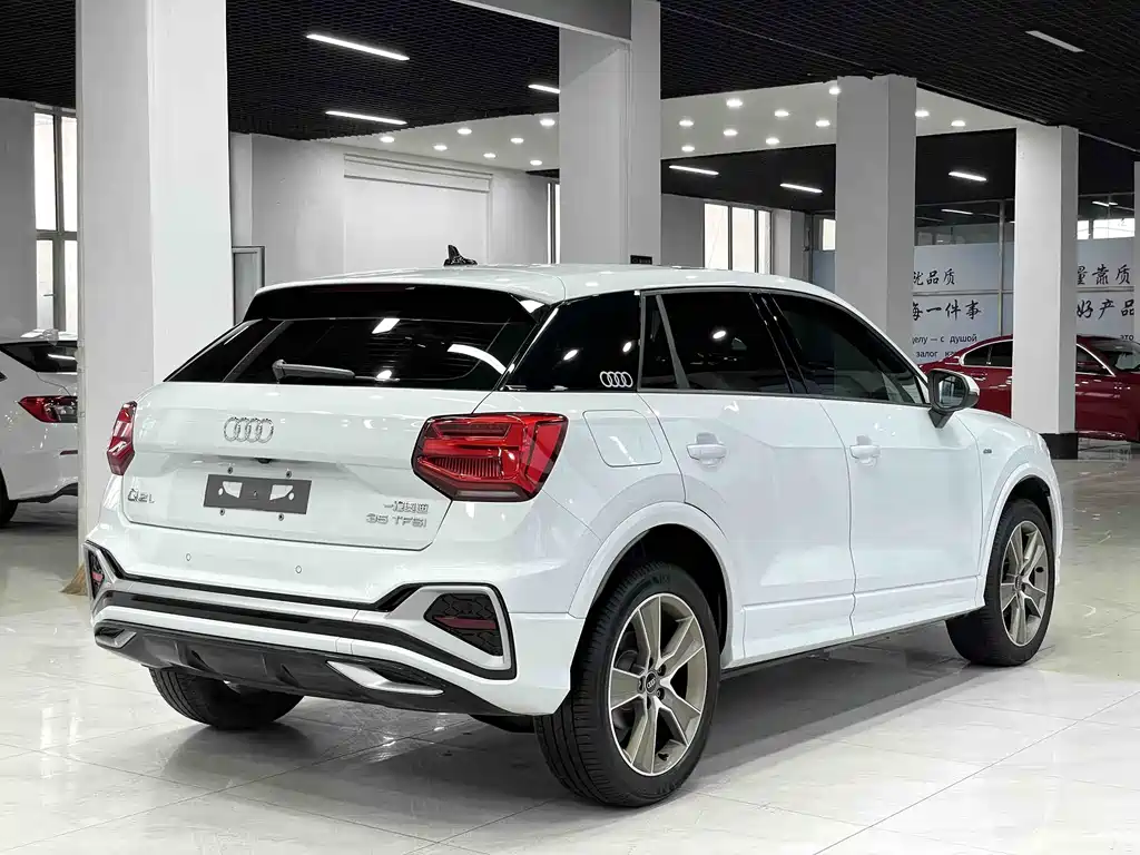 Audi Q2L 2022