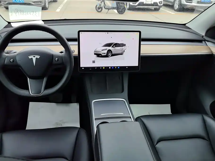 Tesla Model Y 2022 — фото 12