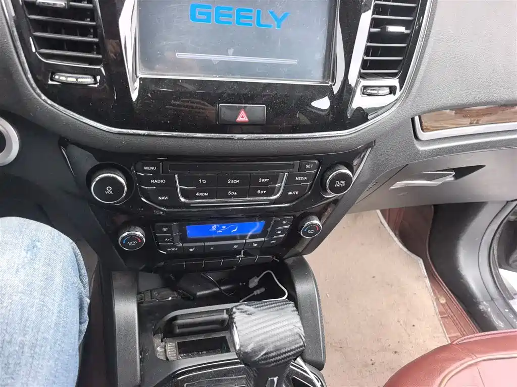 Geely GX7 2016 — фото 13