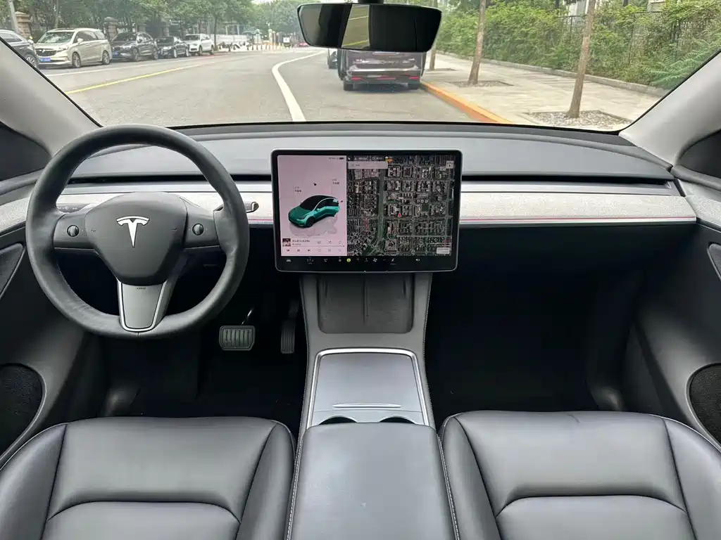 Tesla Model Y 2023 — фото 14