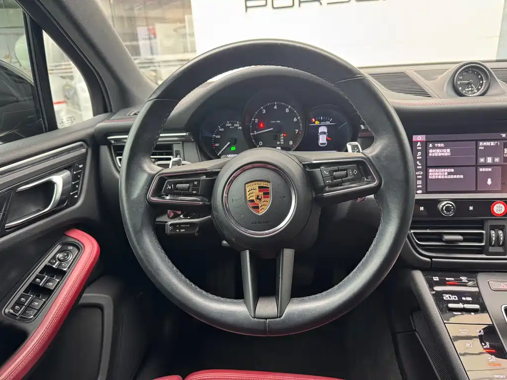 Porsche Macan 2023 — фото 20