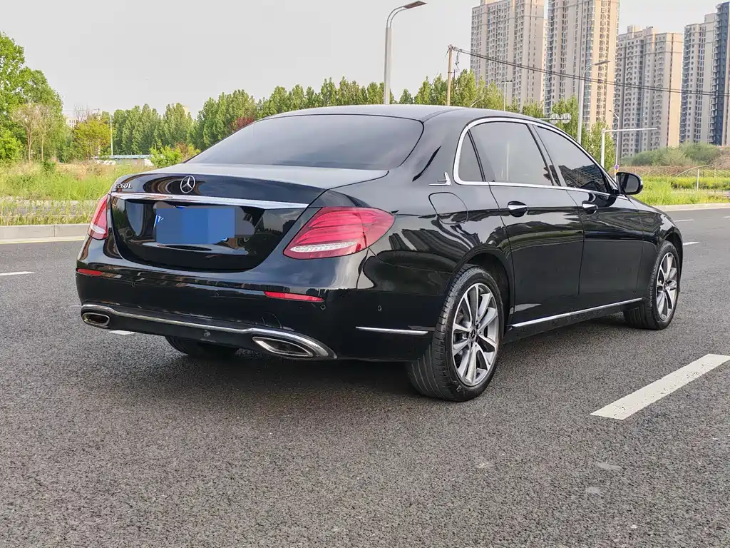 Mercedes-Benz E-Class 2019 — фото 19