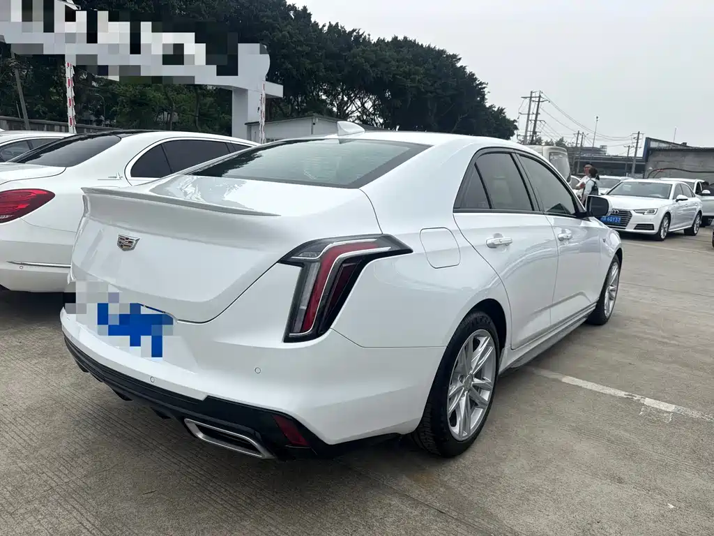 Cadillac CT4 2020 — фото 10