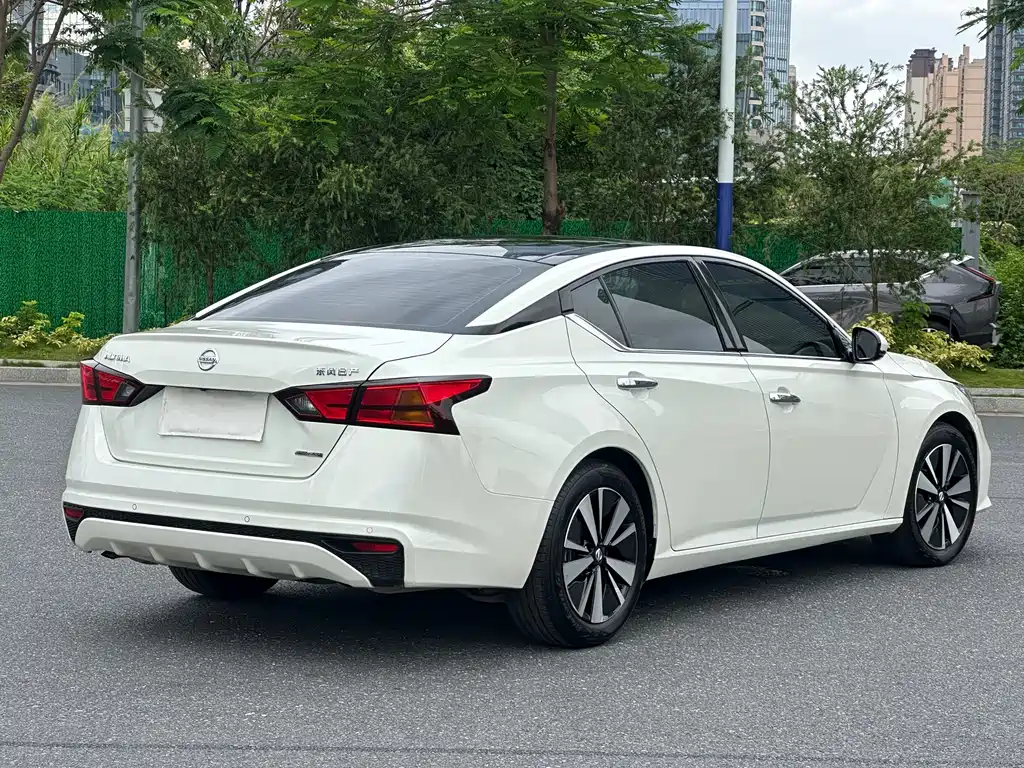Nissan Teana 2022 — фото 6
