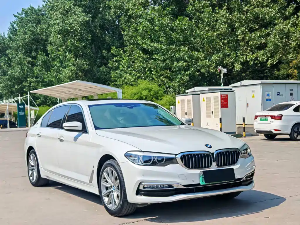 BMW 5 Series New Energy 2018 — фото 3