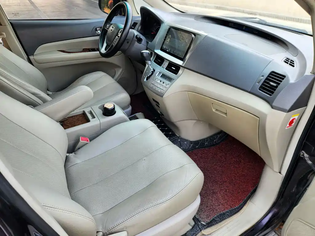 BYD M6 2013 — фото 15