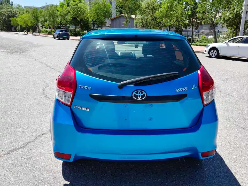Toyota Yaris L 2014 — фото 8