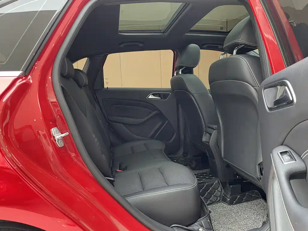 Mercedes-Benz B-Class 2017 — фото 11