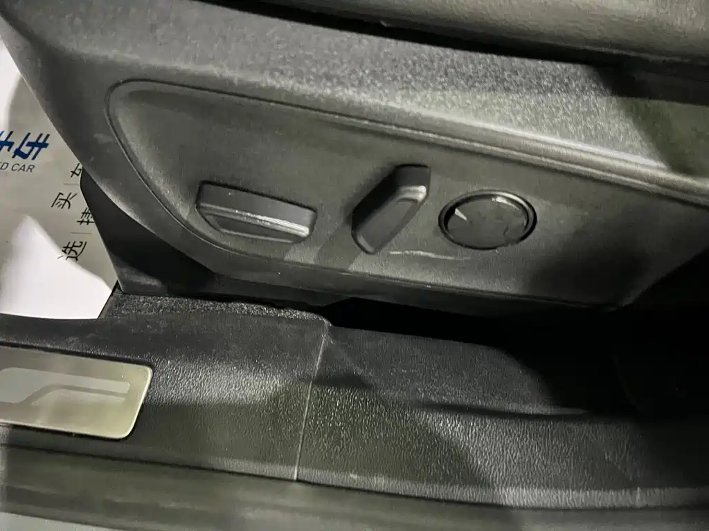 Ford Escape 2020 — фото 16